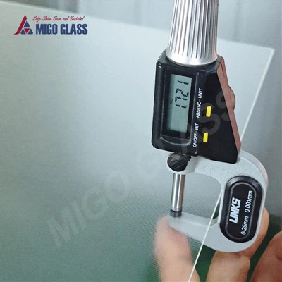 1.6 ملی میٹر کم آئرن پریزمیٹک میٹ غصہ گلاس